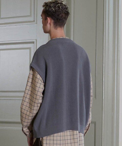 LIDNM（リドム）の「OVERSIZED AZE KNIT VEST/GRY（ベスト・メンズ・グレー系・MEDIUM/LARGE）」の4枚目の写真