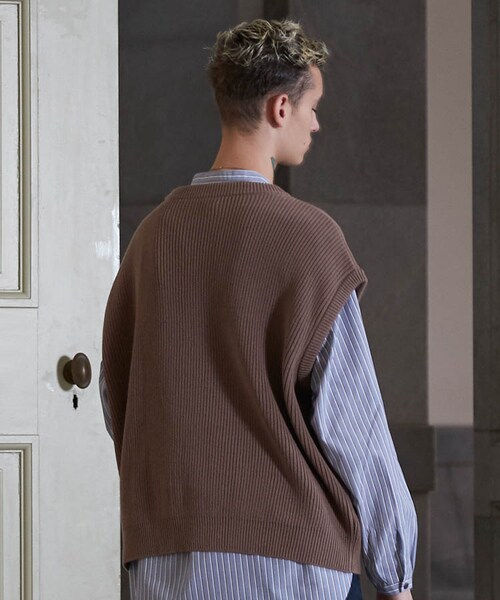 LIDNM（リドム）の「OVERSIZED AZE KNIT VEST/BWN（ベスト・メンズ・ベージュ系・MEDIUM/LARGE）」の3枚目の写真