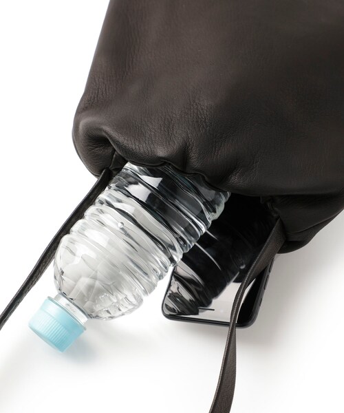 Aeta（アエタ）の「ショルダー S（バッグ・レディース・WHITE/BLACK・1/MODEL:cm/kg SIZE:）」の5枚目の写真