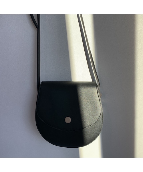 no brand(ノーブランド)の「flap round shoulder bag(ショルダーバッグ・レディース・その他)」の5枚目の写真