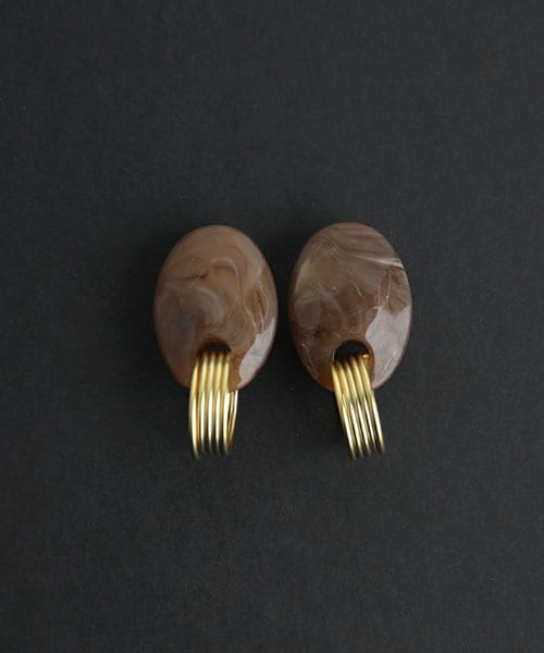 DHOLIC（ディーホリック）の「オーバルレイヤードリングピアス（ピアス（両耳用）・レディース・グレー/ブラウン・FREE）」の2枚目の写真