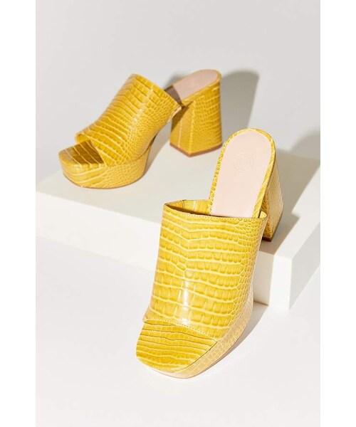 Urban Outfitters,Urban Outfitters UO Gigi Crocodile Platform Mule - WEAR