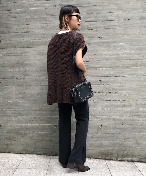 PAGEBOY(ページボーイ)の「ストレッチピンタックフレアパンツ(パンツ・レディース・ブラック/グレー/ダークブラウン・S, M)」の5枚目の写真
