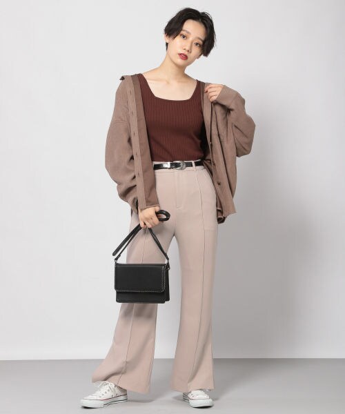 PAGEBOY(ページボーイ)の「ストレッチピンタックフレアパンツ(パンツ・レディース・ブラック/グレー/ダークブラウン・S, M)」の13枚目の写真