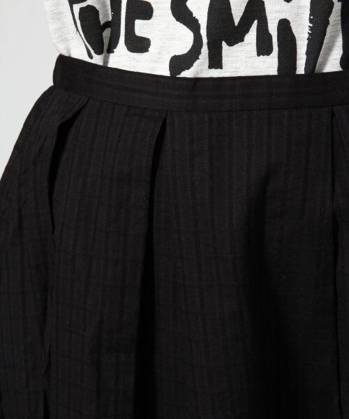 GLOBAL WORK（グローバルワーク）の「ドビーチェックフレアスカート（スカート・レディース・ホワイト05/ブラック09/ネイビー88・Ｍ/Ｌ）」の9枚目の写真