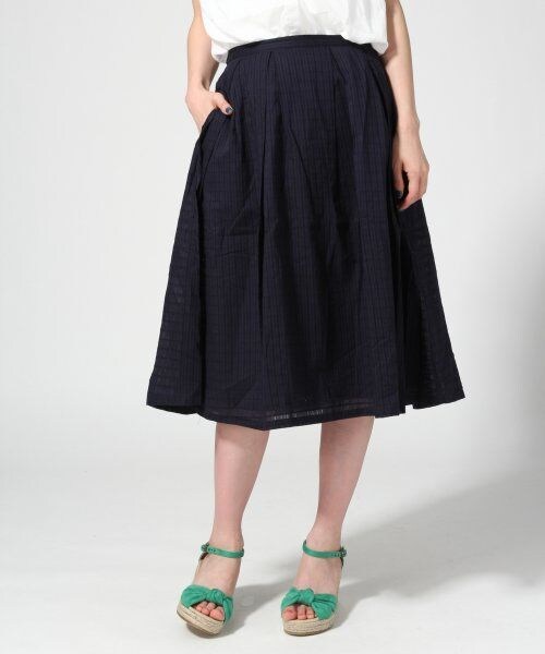 GLOBAL WORK（グローバルワーク）の「ドビーチェックフレアスカート（スカート・レディース・ホワイト05/ブラック09/ネイビー88・Ｍ/Ｌ）」の3枚目の写真