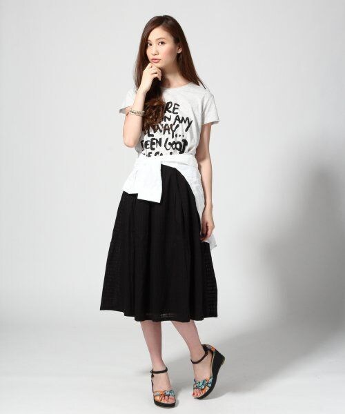 GLOBAL WORK（グローバルワーク）の「ドビーチェックフレアスカート（スカート・レディース・ホワイト05/ブラック09/ネイビー88・Ｍ/Ｌ）」の5枚目の写真