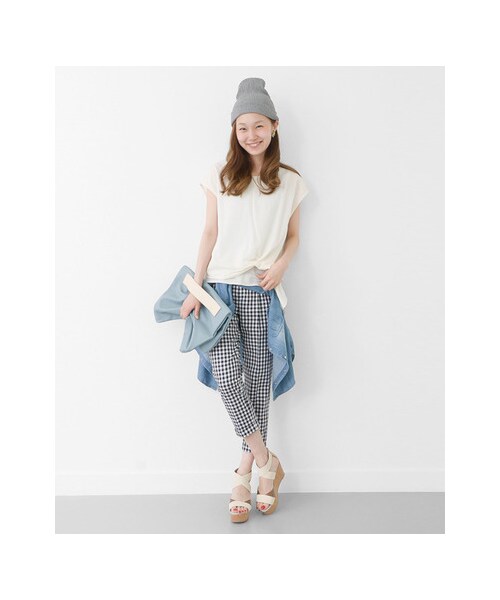 URBAN RESEARCH（アーバンリサーチ）の「ギンガムタックテーパードパンツ（パンツ・レディース・BLK×WHT・36/38）」の5枚目の写真