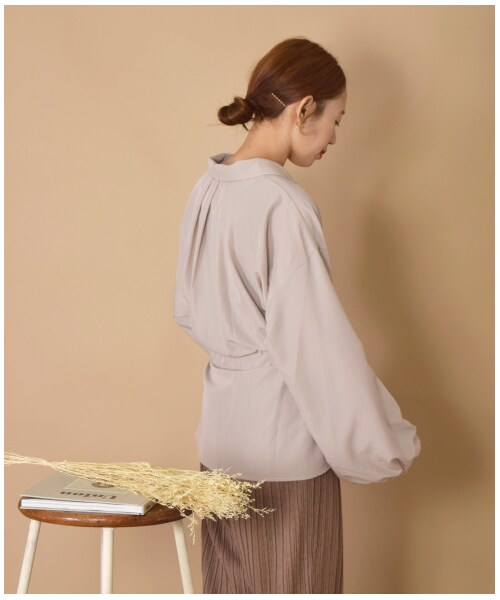 w closet(ダブルクローゼット)の「スパンブロードウエストドロストシャツ(トップス・レディース・モカ/グレージュ/グレーピンク・FREE)」の12枚目の写真