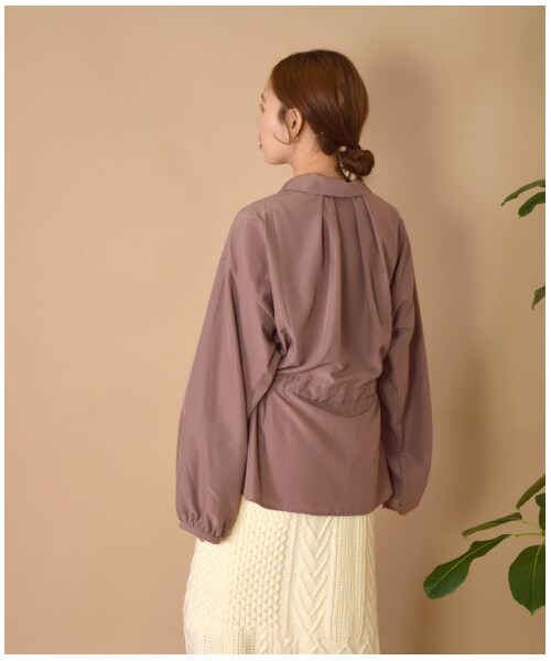 w closet(ダブルクローゼット)の「スパンブロードウエストドロストシャツ(トップス・レディース・モカ/グレージュ/グレーピンク・FREE)」の19枚目の写真