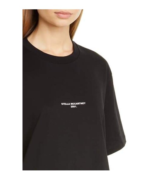 STELLA McCARTNEY（ステラマッカートニー）の「Stella McCartney 2001 Small Logo Tee（Tシャツ/カットソー・レディース・Black・8 Us / 42 It/2 Us / 36 It/14 Us / 48 It/10 Us / 44 It/4 Us / 38 It/0 Us / 34 It/12 Us / 46 It/6 Us / 40 It）」の3枚目の写真