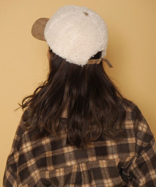 Crisp（クリスプ）の「ボアコンビキャップ（キャップ・レディース・ブラウン/アイボリー・FREE）」の3枚目の写真