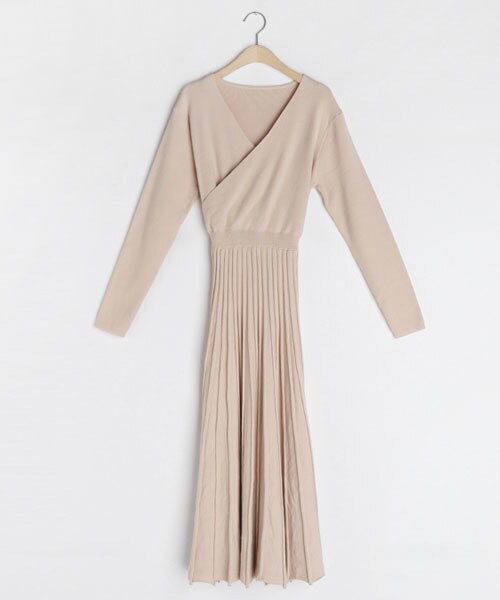 DHOLIC（ディーホリック）の「カシュクールプリーツワンピース（ワンピース・レディース・ブルー/ブラック/ベージュ・FREE）」の3枚目の写真