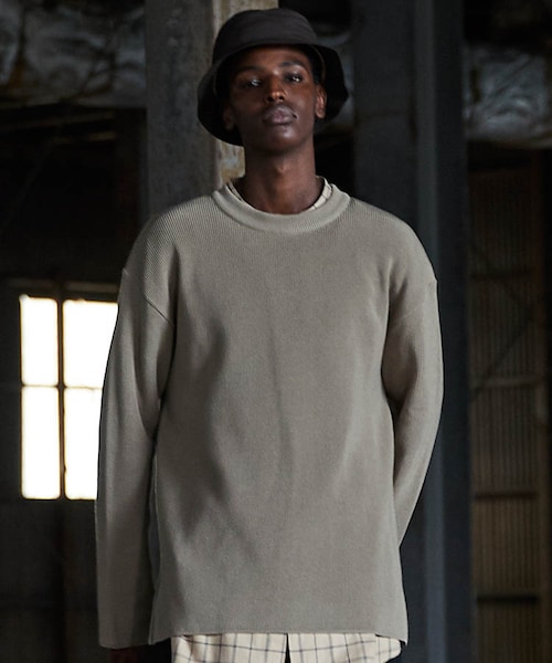 LIDNM(リドム)の「LILY AZE BASIC KNIT(ニット/セーター・メンズ・ベージュ系・MEDIUM/LARGE)」の2枚目の写真