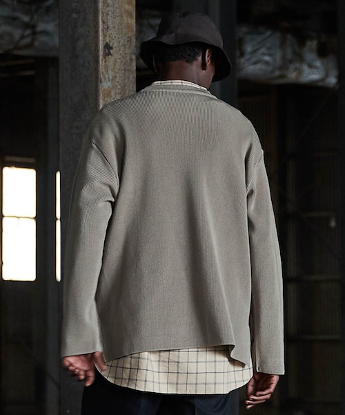 LIDNM(リドム)の「LILY AZE BASIC KNIT(ニット/セーター・メンズ・ベージュ系・MEDIUM/LARGE)」の3枚目の写真