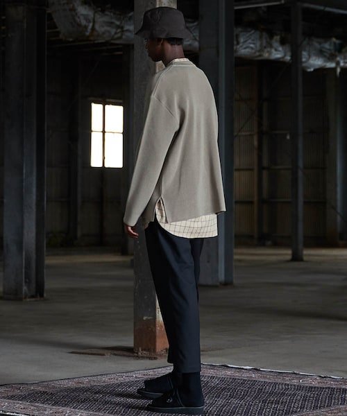 LIDNM(リドム)の「LILY AZE BASIC KNIT(ニット/セーター・メンズ・ベージュ系・MEDIUM/LARGE)」の4枚目の写真