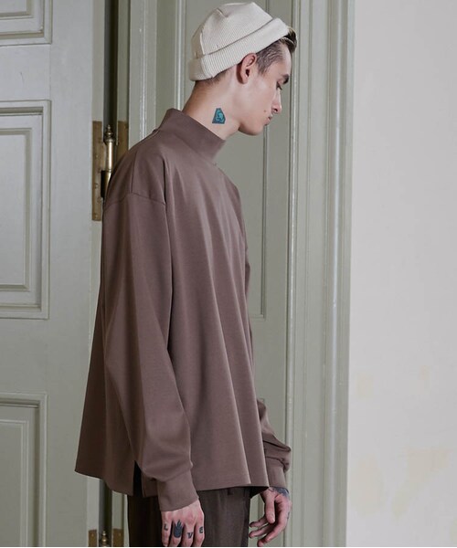 LIDNM（リドム）の「MOCK NECK WIDE LS（Tシャツ/カットソー・メンズ・ブラウン系・MEDIUM/LARGE）」の2枚目の写真