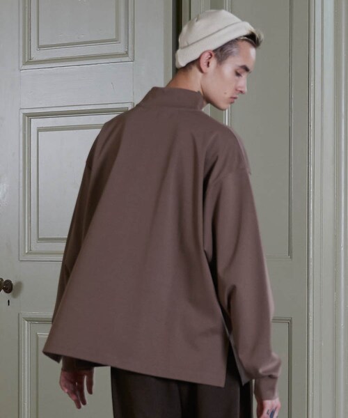 LIDNM（リドム）の「MOCK NECK WIDE LS（Tシャツ/カットソー・メンズ・ブラウン系・MEDIUM/LARGE）」の3枚目の写真