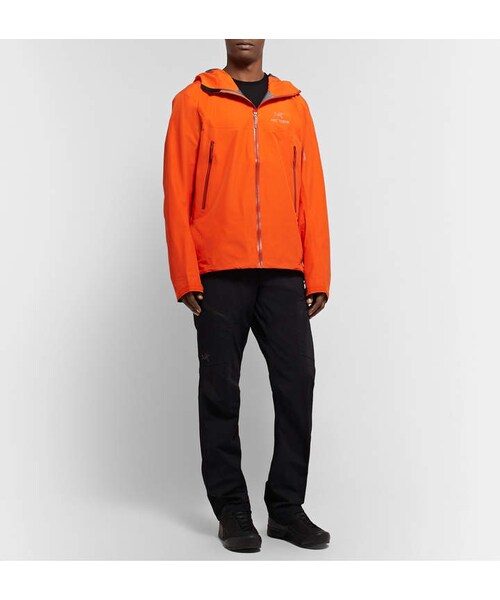 ARC'TERYX（アークテリクス）の「Arc'teryx Beta Lt Gore-Tex Pro Jacket（テーラードジャケット・メンズ・Orange・S/M/L/XL）」の4枚目の写真