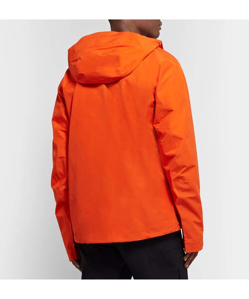 ARC'TERYX（アークテリクス）の「Arc'teryx Beta Lt Gore-Tex Pro Jacket（テーラードジャケット・メンズ・Orange・S/M/L/XL）」の2枚目の写真