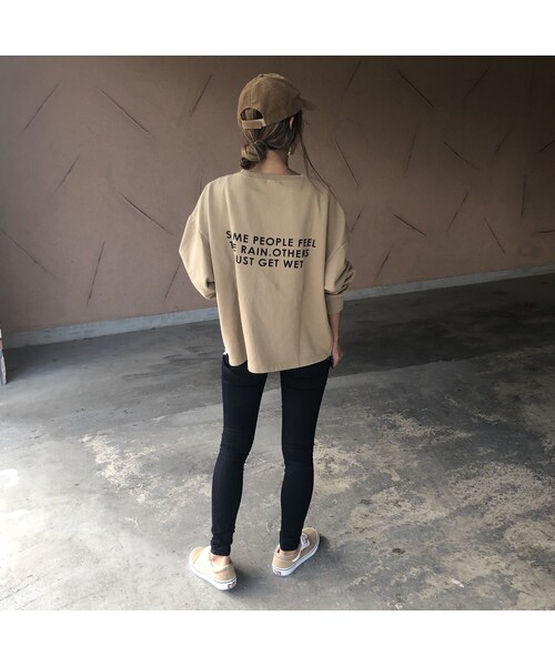 copine（コピン）の「【9月26日19時～再入荷】サイドジッパーデザイン！バックプリント裏起毛トレーナー(3color)【クリックポスト対象商品】（スウェット・レディース・その他）」の2枚目の写真