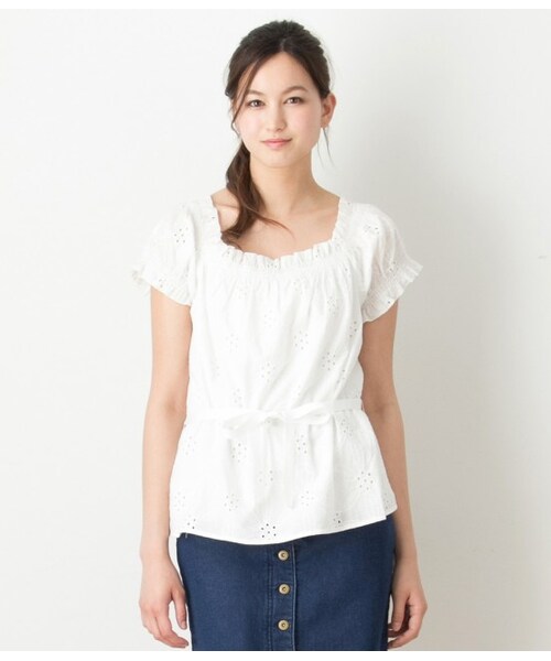 VIS（ビス）の「コットン刺繍シャーリングブラウス（トップス・レディース・ホワイト/ネイビー/ブルー・M）」の4枚目の写真