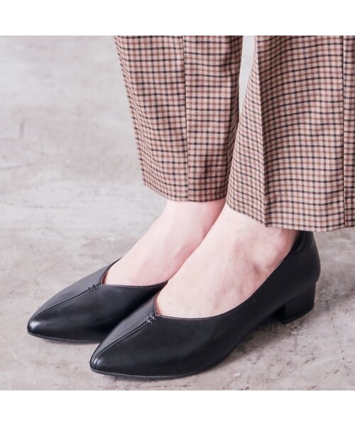 ORiental TRaffic(オリエンタルトラフィック)の「Vカット切替ヒールパンプス(その他・レディース・ブラック/カーキ/パープル・34/35/36/37/38/39/40/41/42)」の13枚目の写真