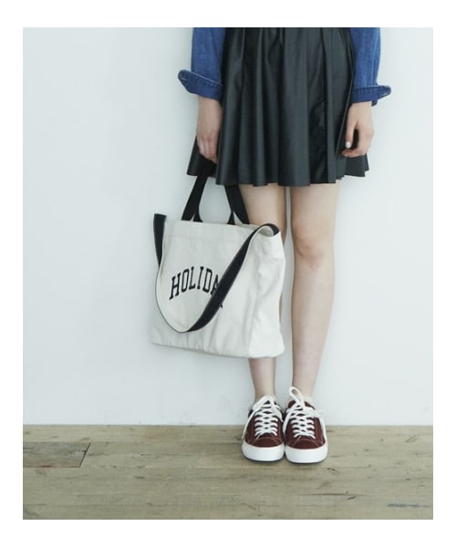 HOLIDAY(ホリデイ)の「COLLEGE BAG(バッグ・レディース・BURGUNDY/NAVY/BLACK・ONE SIZE)」の2枚目の写真