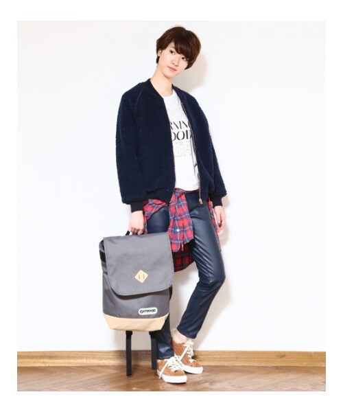 HOLIDAY(ホリデイ)の「holiday×OUTDOOR BACKPACK(バッグ・レディース・PURPLE/GRAY/BLACK・ONE SIZE)」の17枚目の写真