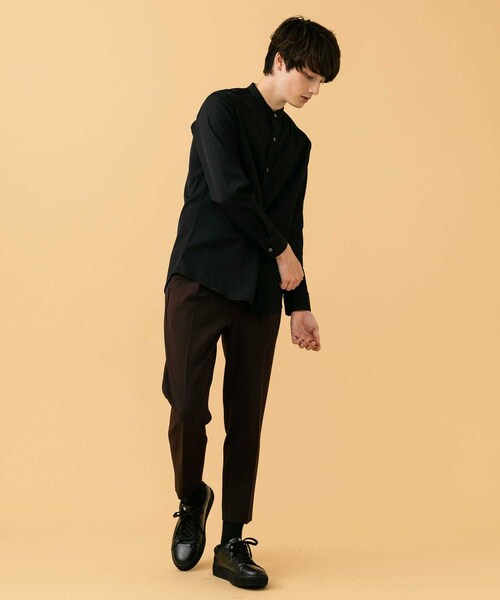 STUDIOUS（ステュディオス）の「フォルムサージテーパードスラックス（パンツ・メンズ・BLACK/BRN・1/2/3）」の2枚目の写真