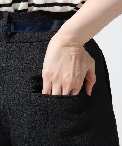 JEANASIS（ジーナシス）の「クリアベルトタックワイドパンツ（パンツ・レディース・アイボリー/ブラック・S/M）」の9枚目の写真