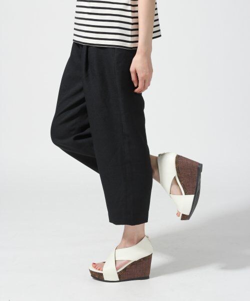 JEANASIS（ジーナシス）の「クリアベルトタックワイドパンツ（パンツ・レディース・アイボリー/ブラック・S/M）」の3枚目の写真