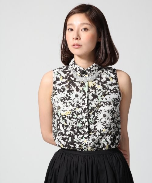 LEPSIM（レプシィム）の「レーヨン／コットンムジガラノースリーブシャツ（トップス・レディース・オフ/ブラック/フラワー/ライトグレー・Ｍ/Ｌ）」の4枚目の写真