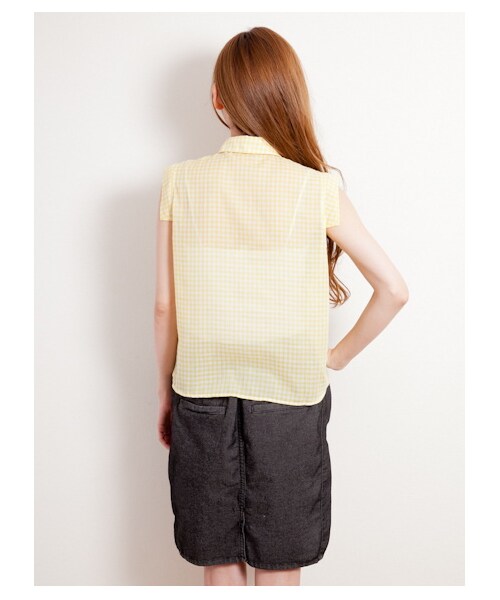 E hyphen world gallery(イーハイフンワールドギャラリー)の「ギンガムチェック裾タックシャツ(シャツ・ブラウス・レディース・ブラック/イエロー/ブルー・F)」の6枚目の写真