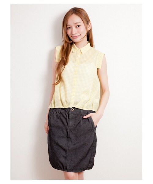 E hyphen world gallery(イーハイフンワールドギャラリー)の「ギンガムチェック裾タックシャツ(シャツ・ブラウス・レディース・ブラック/イエロー/ブルー・F)」の4枚目の写真