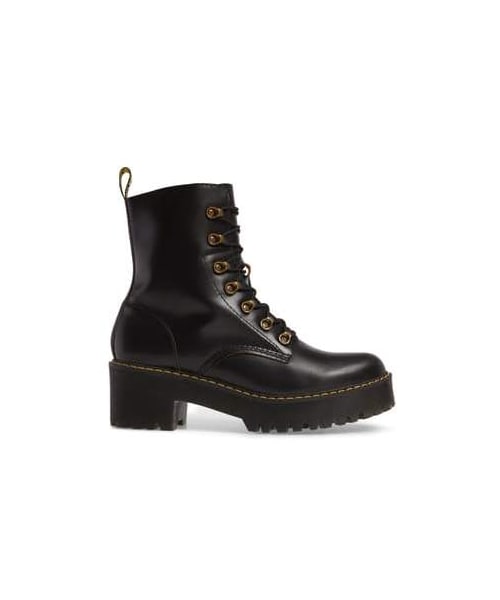 Dr. Martens(ドクターマーチン)の「Dr. Martens Leona Heeled Boot(ブーツ・レディース・Black・11us/ 9uk/8us/ 6uk/6us/ 4uk/10us/ 8uk/7us/ 5uk/9us/ 7uk/5us/ 3uk)」の3枚目の写真