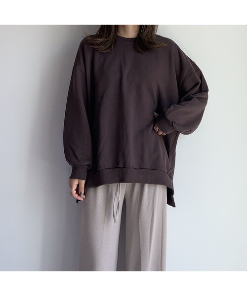 no brand(ノーブランド)の「sideslit big sweat【brown】(スウェット・レディース・その他)」の1枚目の写真