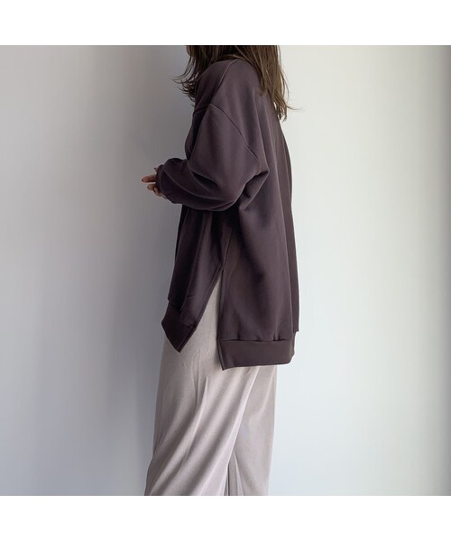 no brand(ノーブランド)の「sideslit big sweat【brown】(スウェット・レディース・その他)」の3枚目の写真