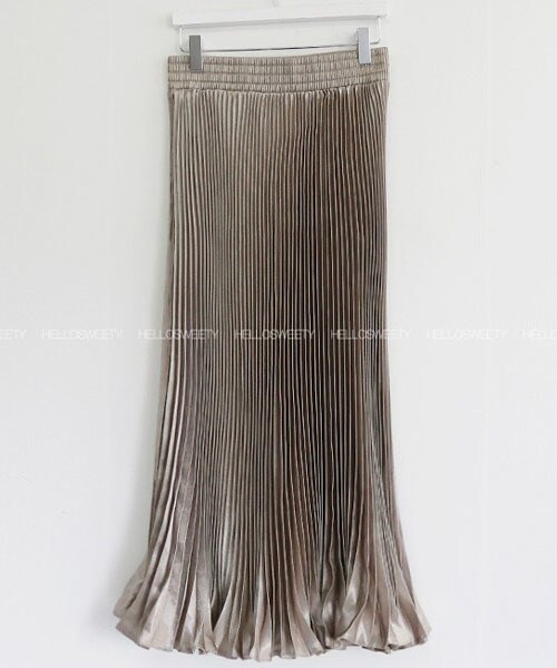 DHOLIC STYLE（ディーホリックスタイル）の「[hellosweety] サテンプリーツスカート（スカート・レディース・ブラウン/グリーン/ブラック/パープル/ベージュ・FREE）」の3枚目の写真