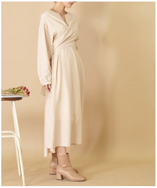 w closet（ダブルクローゼット）の「カシュクール後ろリボンワンピース（ワンピース/ドレス・レディース・Lベージュ/グレーピンク/アカチャ・FREE/M/L）」の17枚目の写真