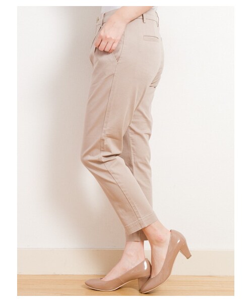 earth music&ecology（アースミュージックアンドエコロジー）の「・カラークロップドパンツ（パンツ・レディース・オフホワイト/ブラック/ベージュ/ロイヤルブルー/ネイビー・S/M/L）」の7枚目の写真