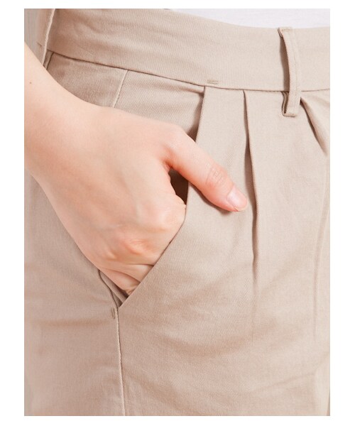 earth music&ecology（アースミュージックアンドエコロジー）の「・カラークロップドパンツ（パンツ・レディース・オフホワイト/ブラック/ベージュ/ロイヤルブルー/ネイビー・S/M/L）」の9枚目の写真