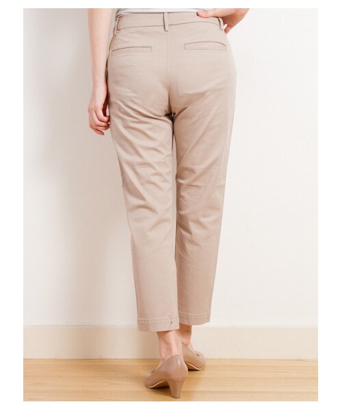 earth music&ecology（アースミュージックアンドエコロジー）の「・カラークロップドパンツ（パンツ・レディース・オフホワイト/ブラック/ベージュ/ロイヤルブルー/ネイビー・S/M/L）」の8枚目の写真