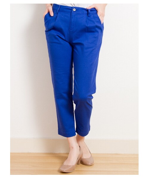 earth music&ecology（アースミュージックアンドエコロジー）の「・カラークロップドパンツ（パンツ・レディース・オフホワイト/ブラック/ベージュ/ロイヤルブルー/ネイビー・S/M/L）」の4枚目の写真