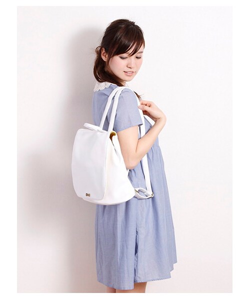 earth music&ecology（アースミュージックアンドエコロジー）の「・リボンリュック（バッグ・ポーチ・レディース・オフホワイト/ブラック・F）」の9枚目の写真