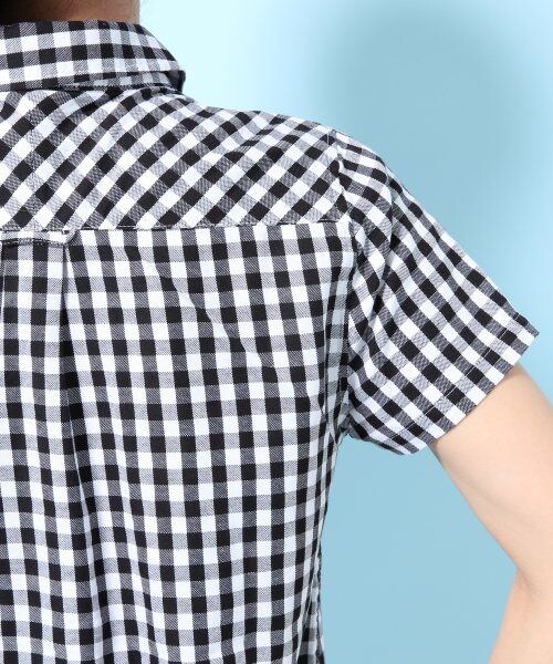 LOWRYS FARM（ローリーズファーム）の「ギンガムシャツショートスリーブ２（トップス・レディース・オフ/ネイビー・Ｍ/Ｌ）」の8枚目の写真