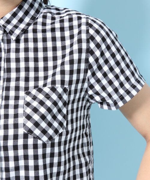 LOWRYS FARM（ローリーズファーム）の「ギンガムシャツショートスリーブ２（トップス・レディース・オフ/ネイビー・Ｍ/Ｌ）」の6枚目の写真