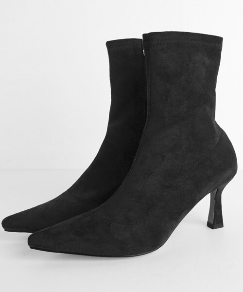 DHOLIC（ディーホリック）の「ポインテッドトゥアンクルブーツ（ブーツ・レディース・グレー/グリーン/ブラウン/ベージュ/ブラック・225/230/235/240/245/250）」の2枚目の写真