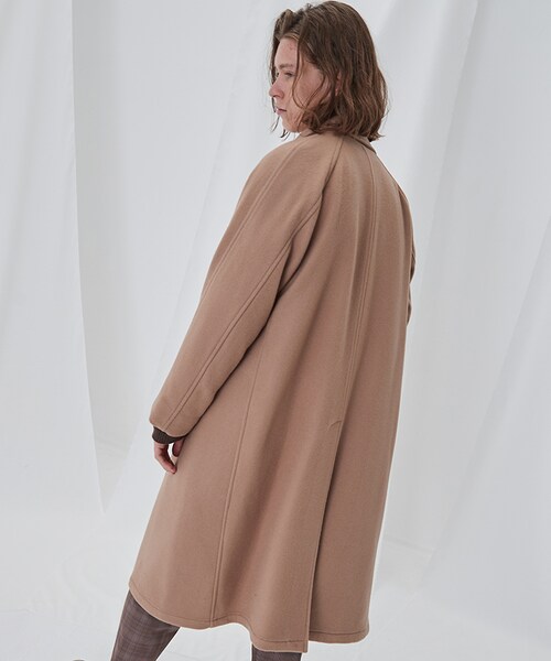 LIDNM（リドム）の「Super110's BEAVER BALMACAAN COAT（ステンカラーコート・メンズ・ベージュ系・MEDIUM/LARGE）」の4枚目の写真