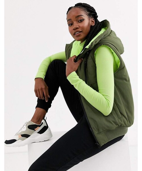 asos（エイソス）の「Asos Design ASOS DESIGN hooded contrast vest jacket in